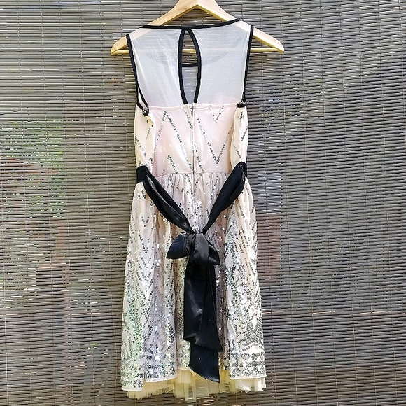 Sequence dress - Picture 2 of 6